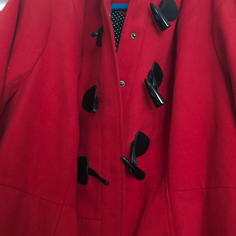 Beautiful a line red coat - Picture 3 of 6